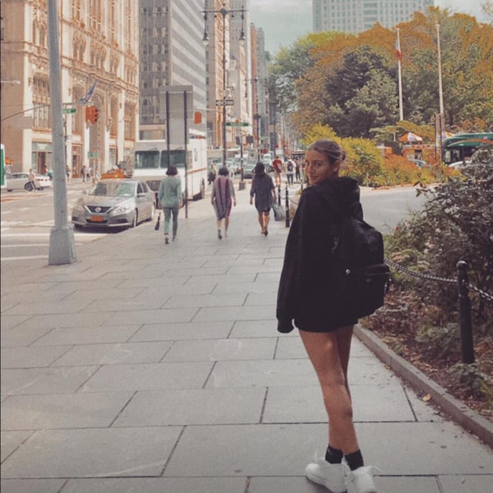 Meet your Posher, Olivia